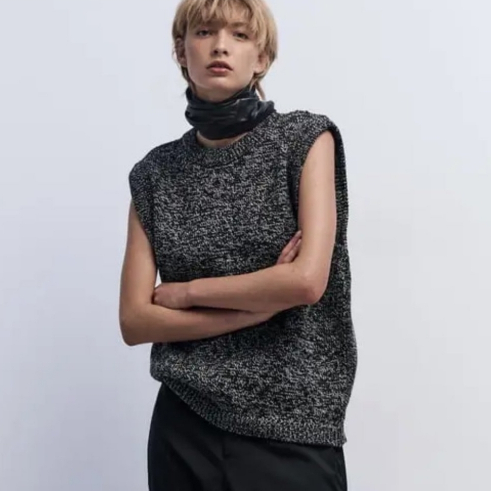 ZARA Oversized Twisted Yarm Knit Crew Neck Vest